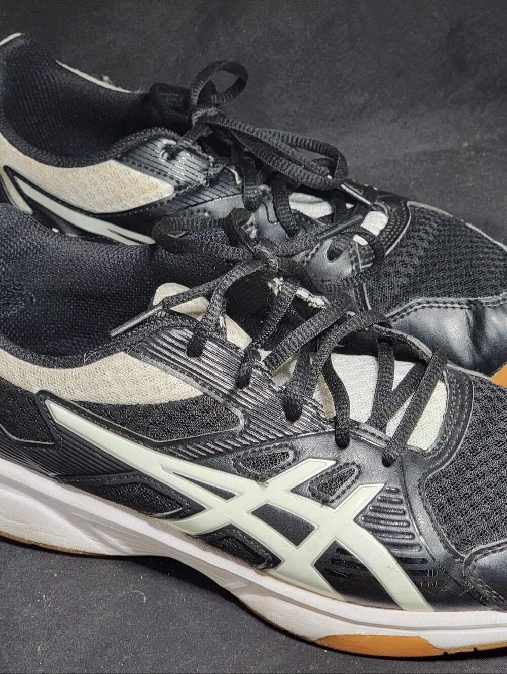 ASICS GEL-Rocket Women's Indoor Court Shoes Black White Gum Sole Size US 8
